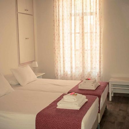 Hotel Kleanthe Chalki Town Exterior foto